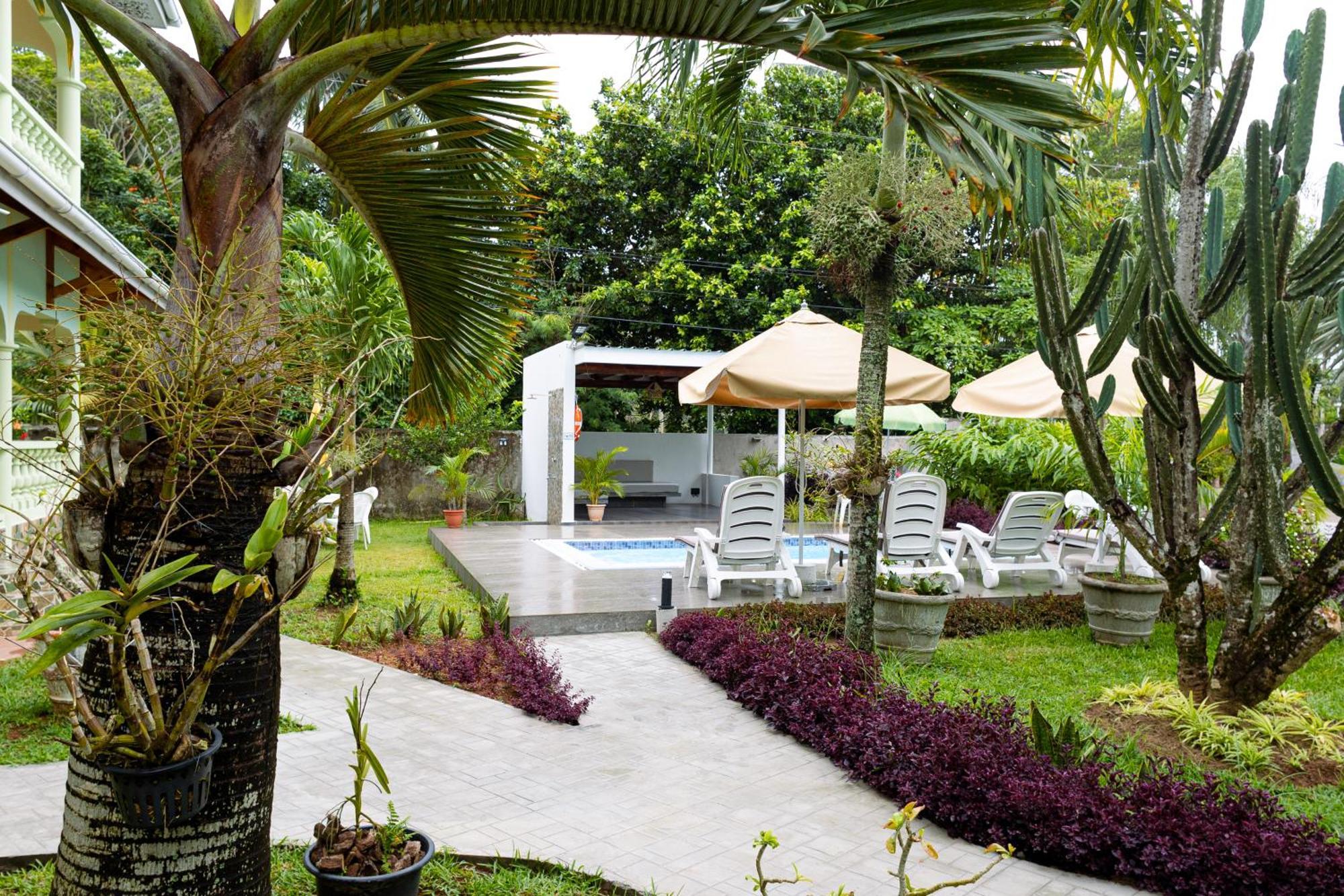 Green Palm Self Catering Anse aux Pins Екстер'єр фото